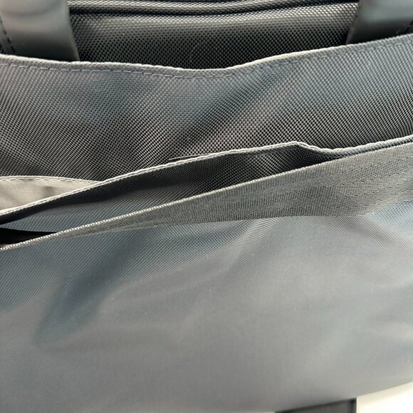 Genuine Dell Black Nylon Notebook Bag with Shoulder Strap-Fits 16" Screen, NWOT‎ - Picture 13 of 13